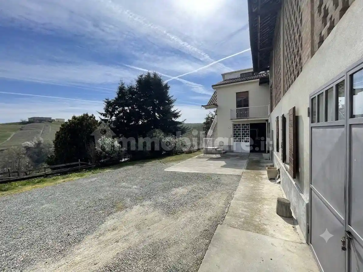 Rustico - Casale in vendita a Canelli