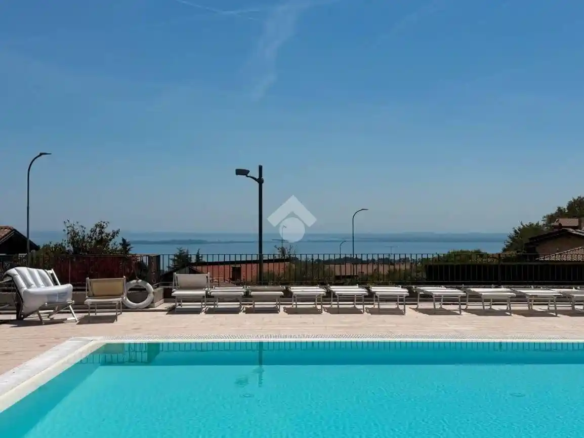 Villa in vendita a Soiano del Lago