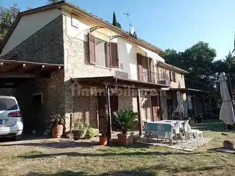 Villa in vendita a Capolona