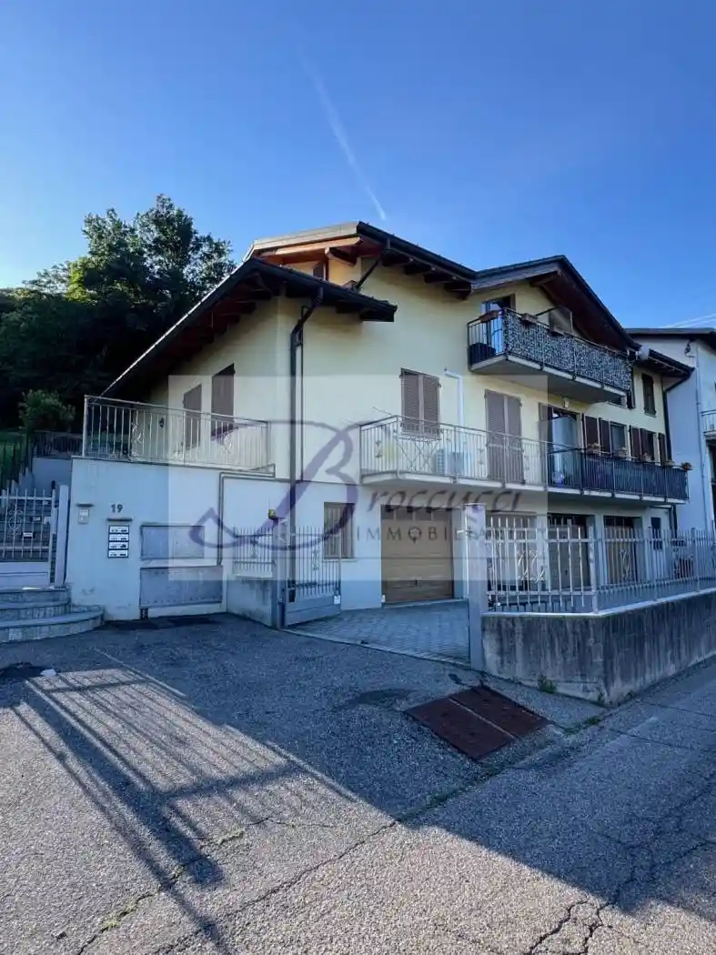 Appartamento in vendita a Cuasso al Monte