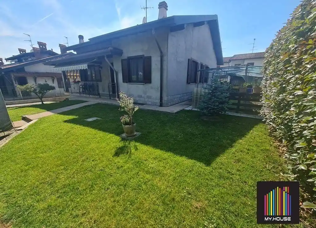 Villa in vendita a Cavaria con Premezzo
