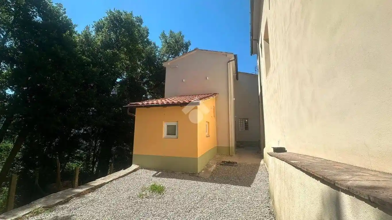Casa indipendente in vendita a Pistoia