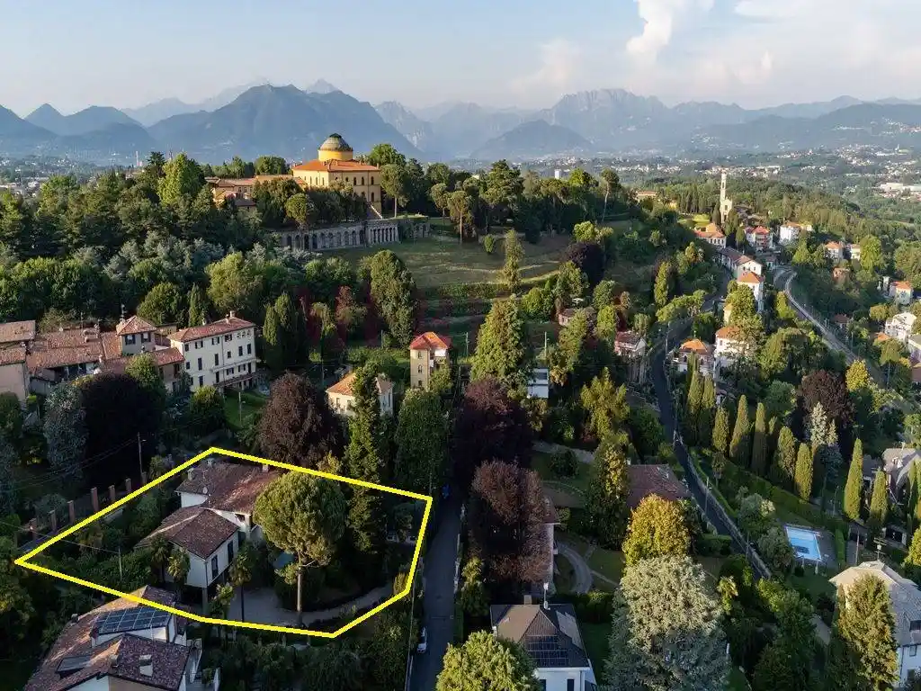 Villa in vendita a Inverigo