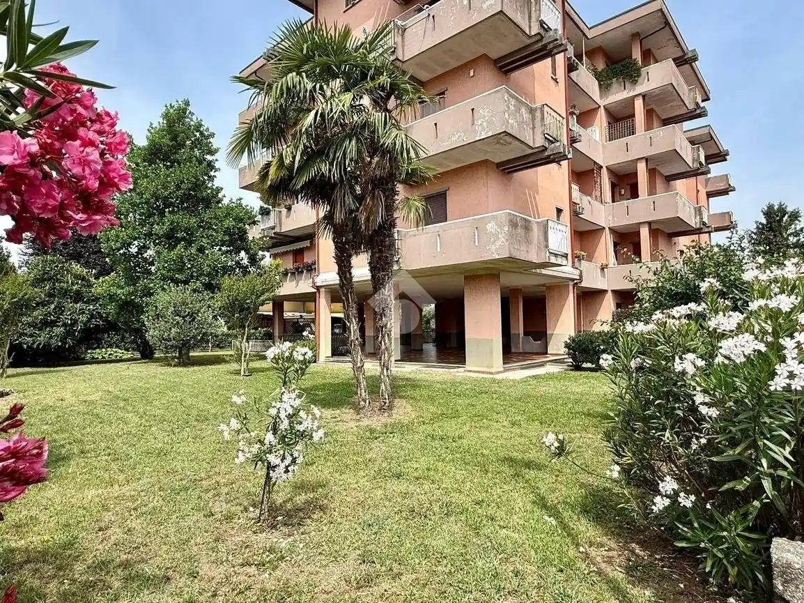 Appartamento in vendita a Casirate d'Adda