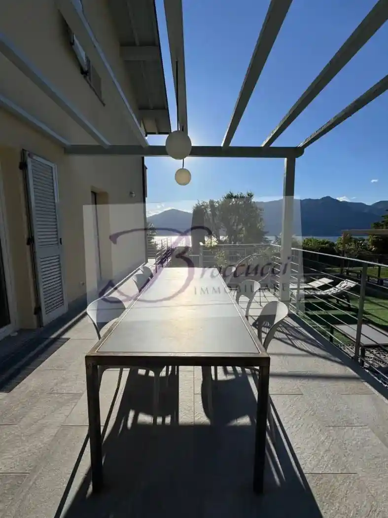 Appartamento in vendita a Brezzo di Bedero