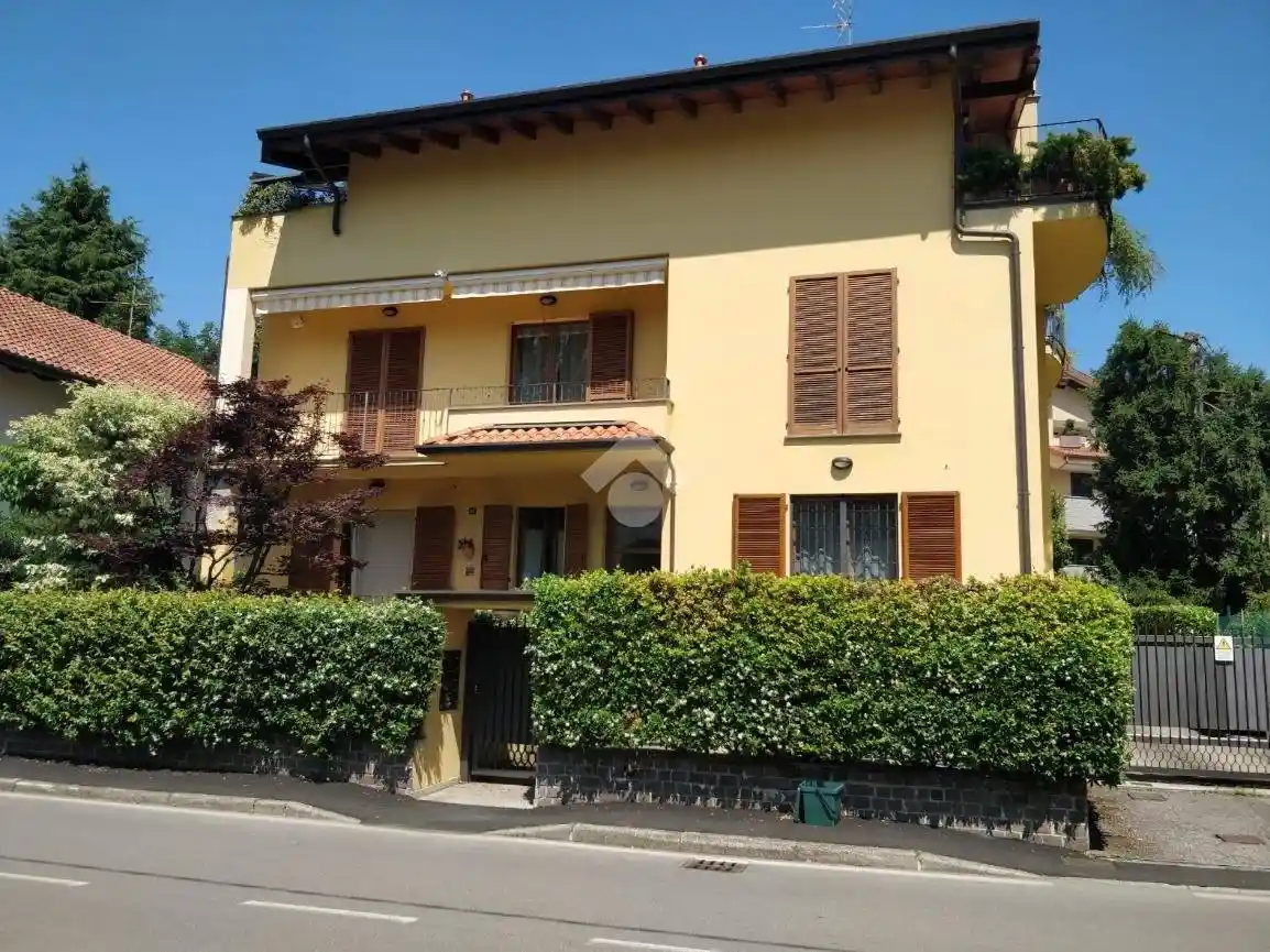 Appartamento in vendita a Usmate Velate