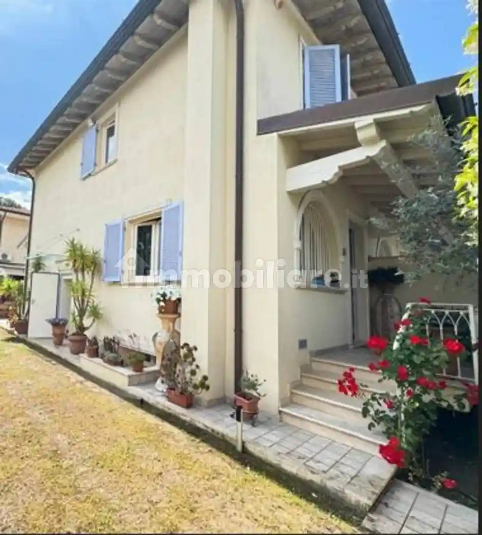 Villa in vendita a Camaiore