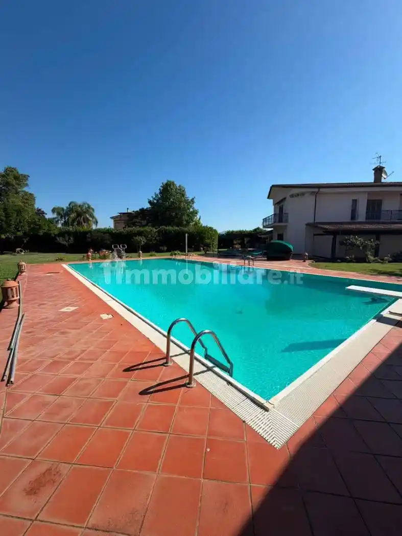Villa in vendita a Cisterna di Latina