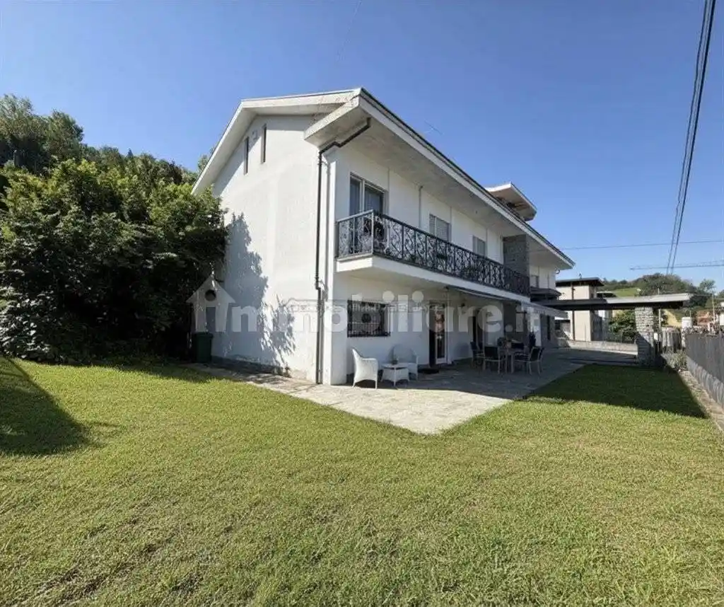 Villa in vendita a Alba