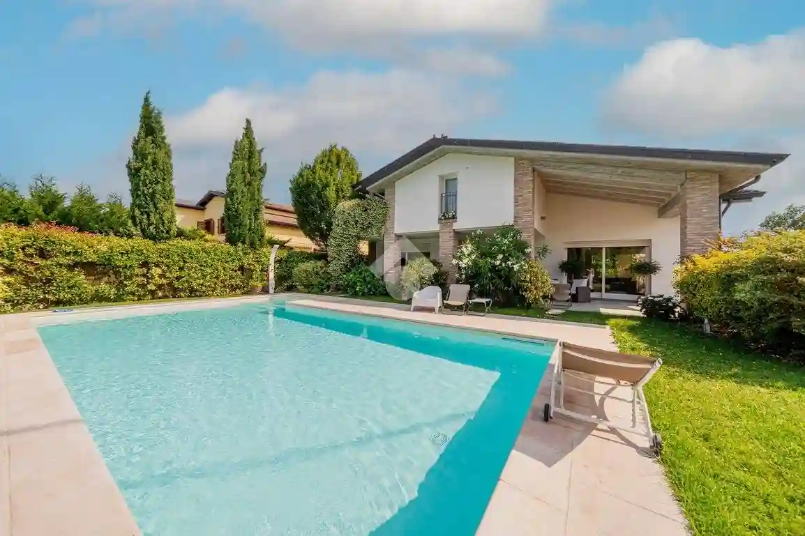 Villa - foto 2