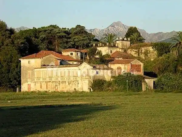 Villa in vendita a Carrara