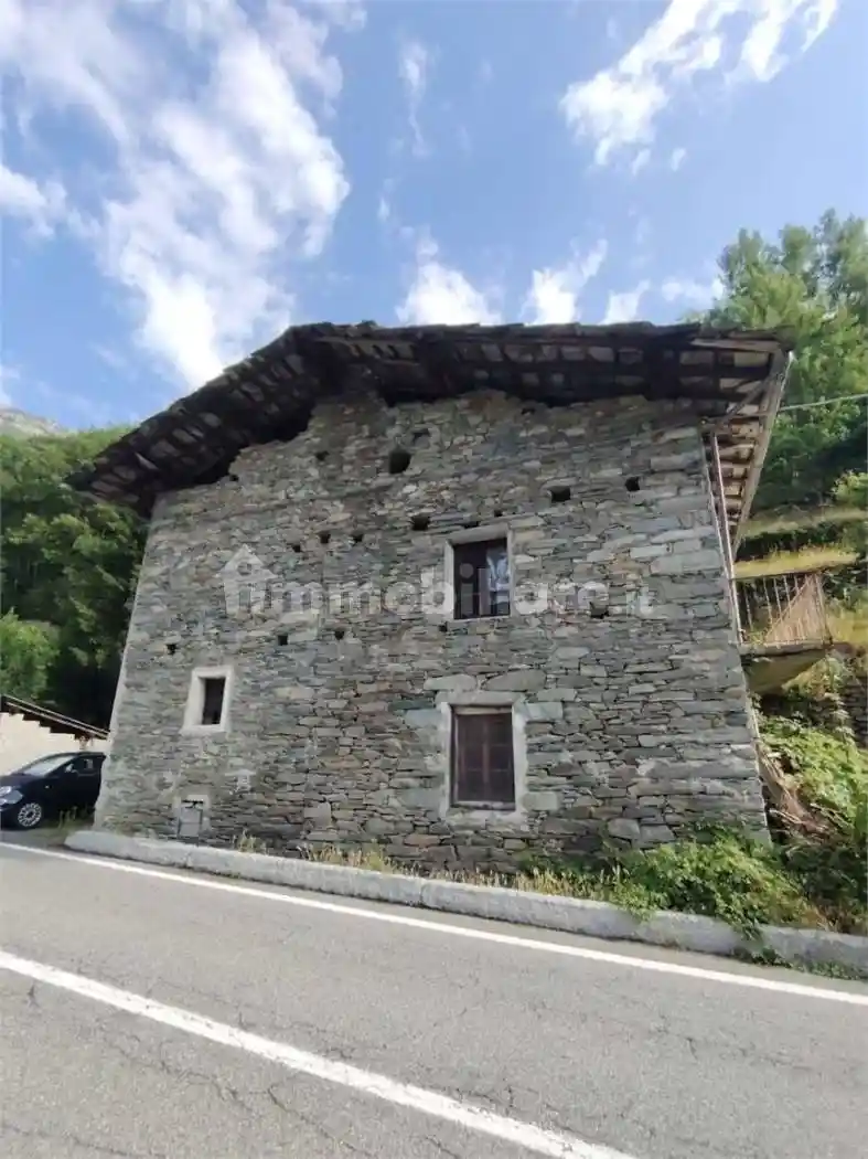 Rustico - Casale in vendita a Hone