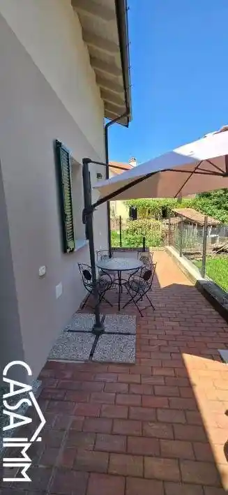 Villa in vendita a Angera