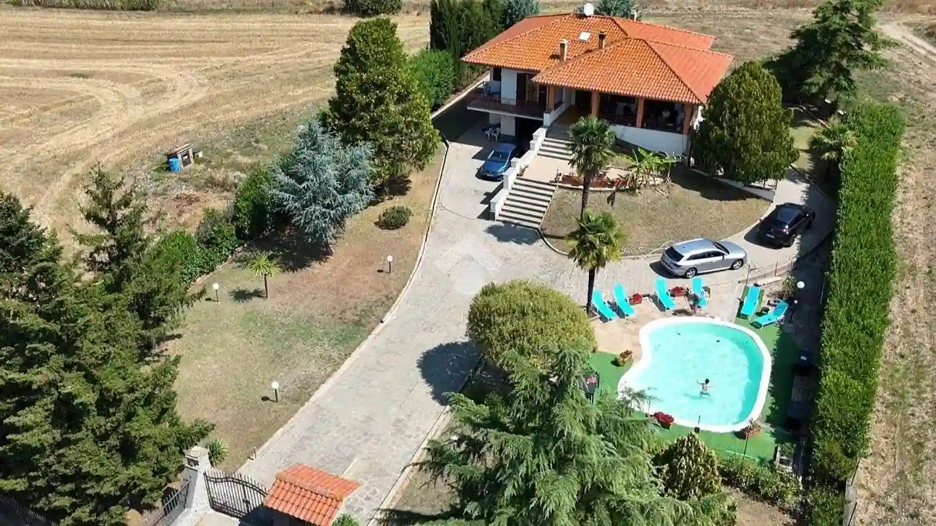 Villa - foto 2