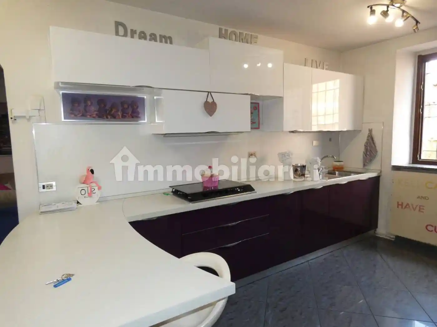 Casa indipendente in vendita a Cadegliano-Viconago