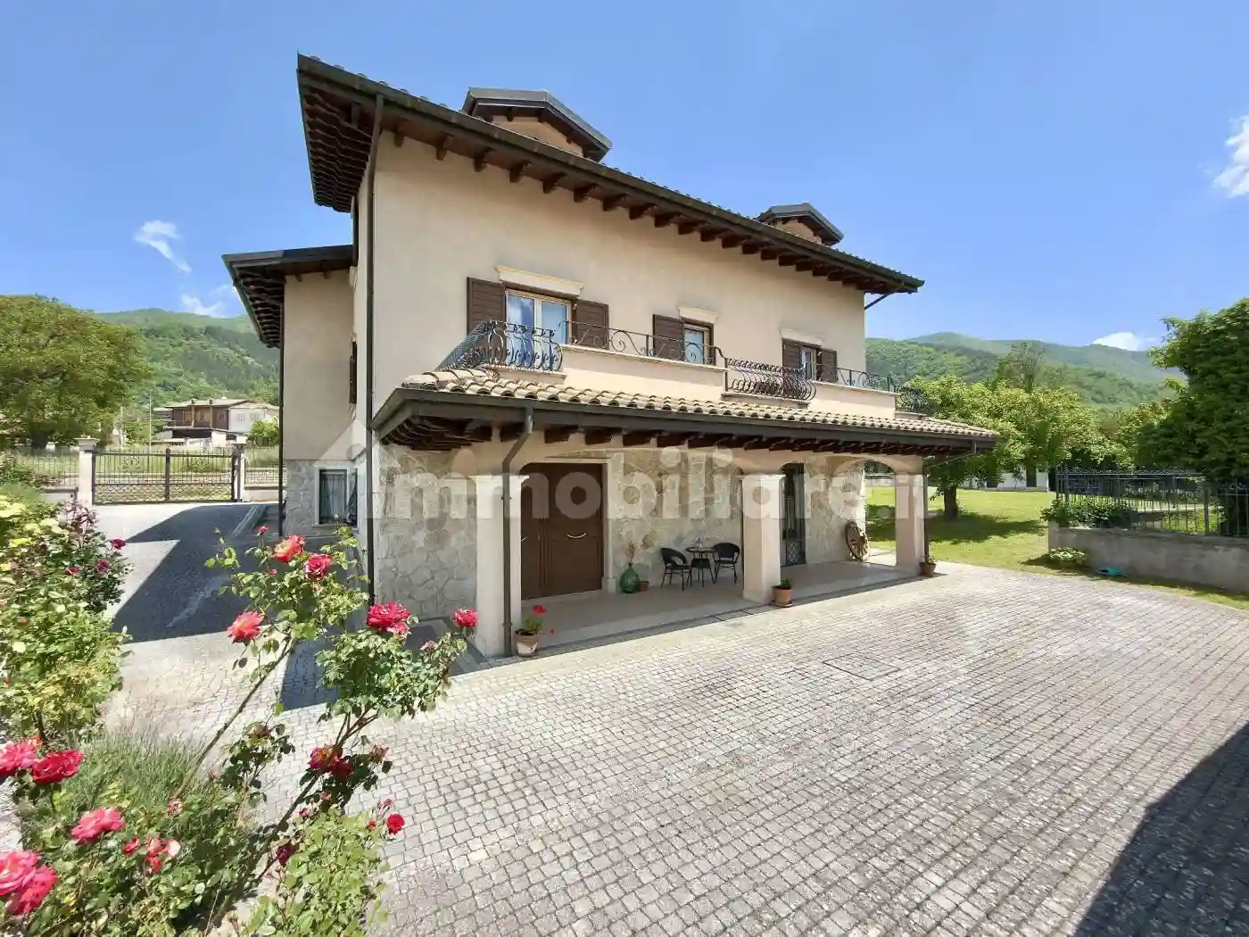 Villa - foto 2