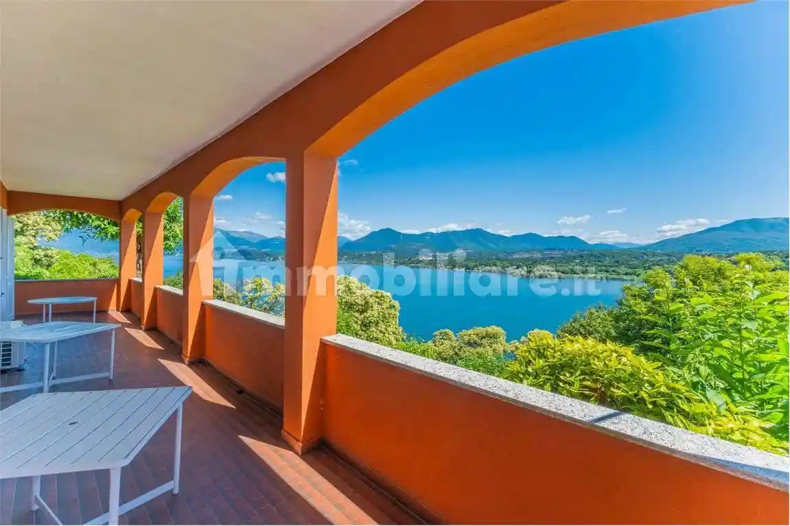 Casa indipendente in vendita a Ispra