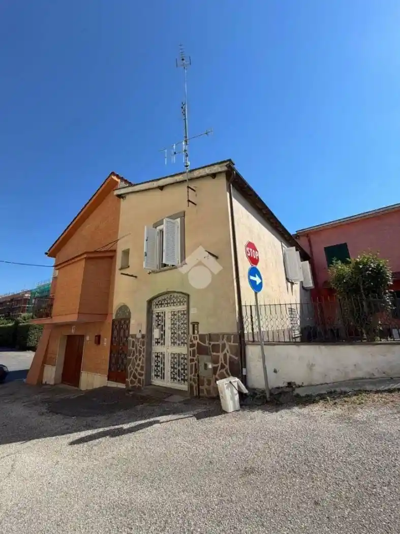 Casa indipendente in vendita a Genzano di Roma