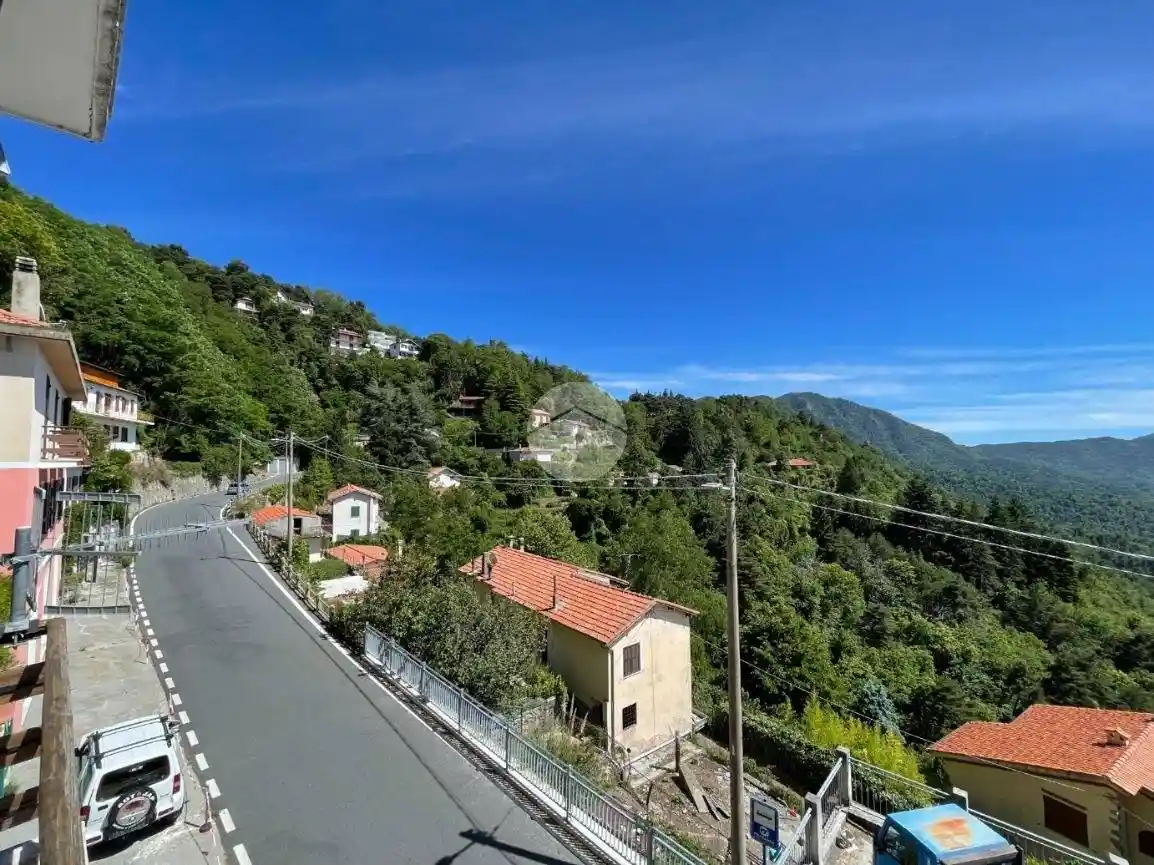 Appartamento in vendita a Bajardo