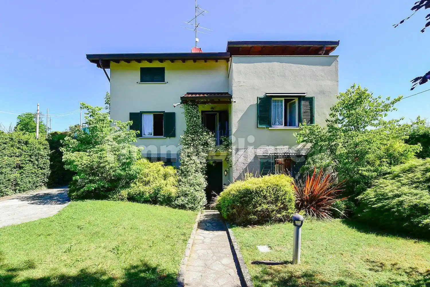 Villa in vendita a Cadorago