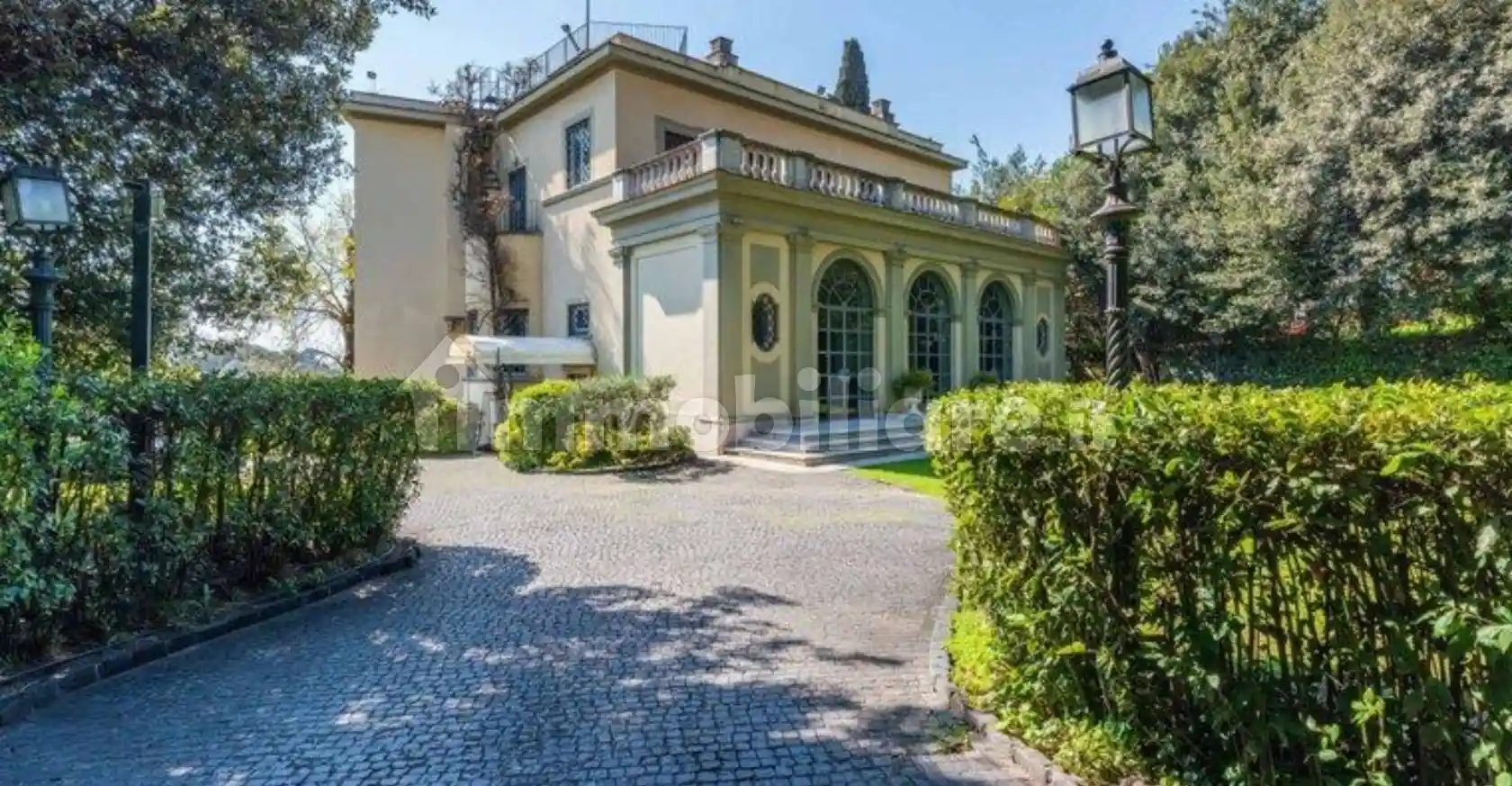 Palazzo - Edificio in vendita a Roma