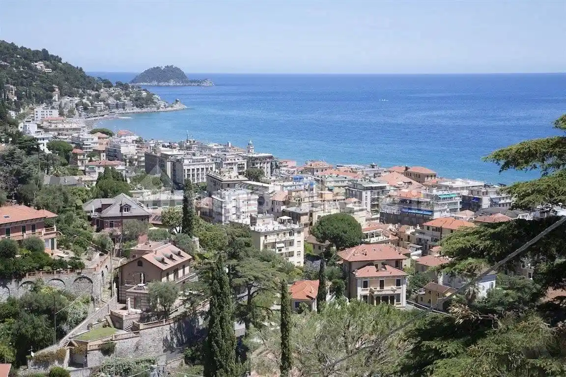 Appartamento in vendita a Alassio