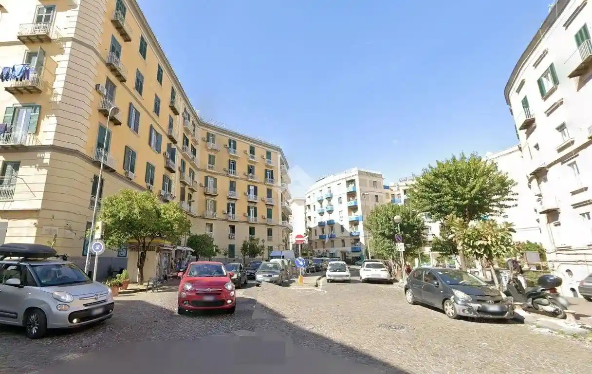 Appartamento in affitto a Napoli