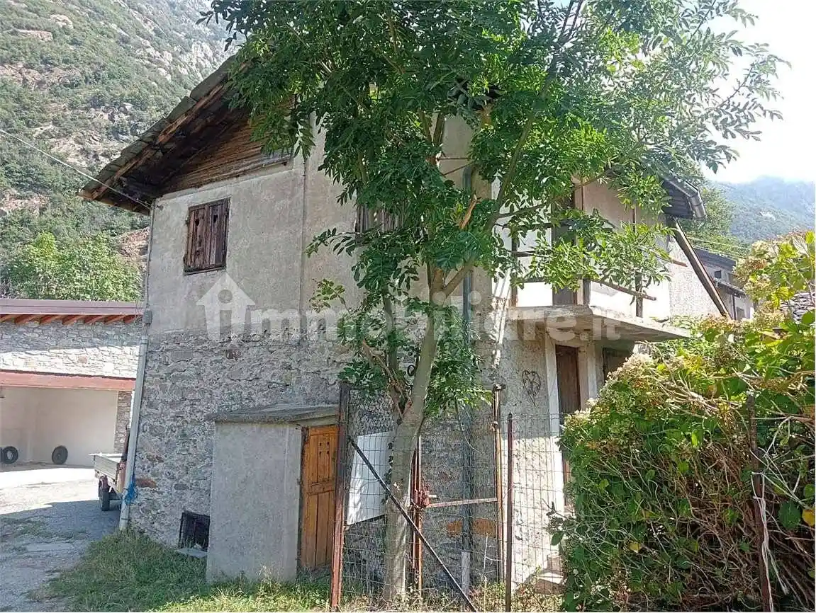 Rustico - Casale in vendita a Donnas