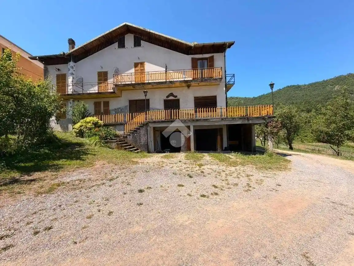Palazzo - Edificio in vendita a Mongiardino Ligure