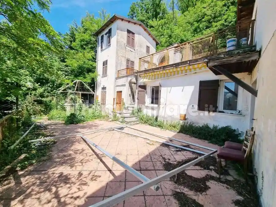 Casa indipendente in vendita a Neirone