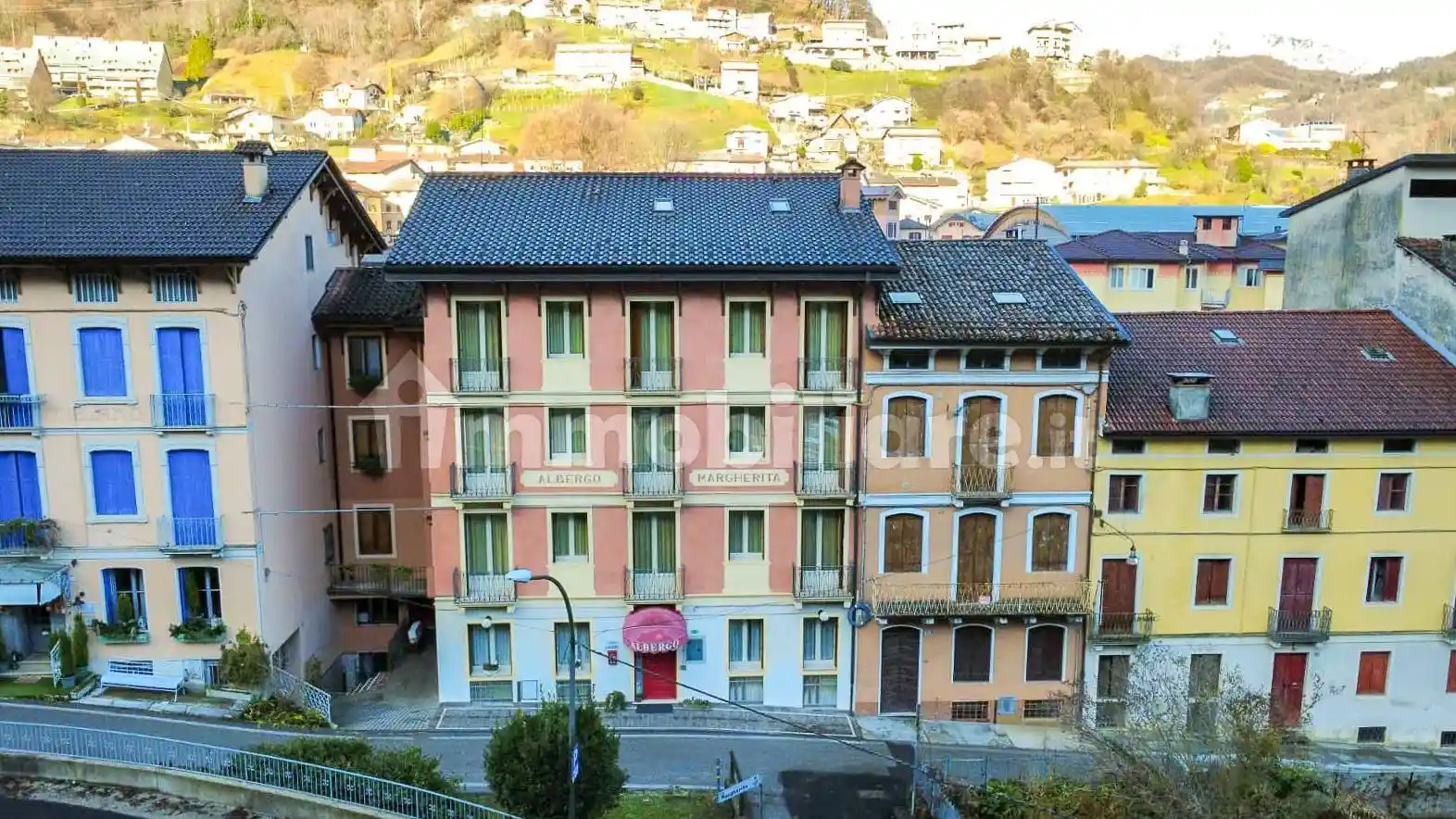 Palazzo - Edificio in vendita a Recoaro Terme
