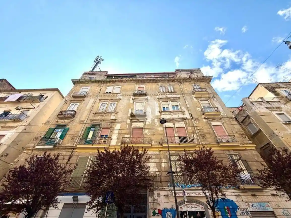 Appartamento in vendita a Napoli