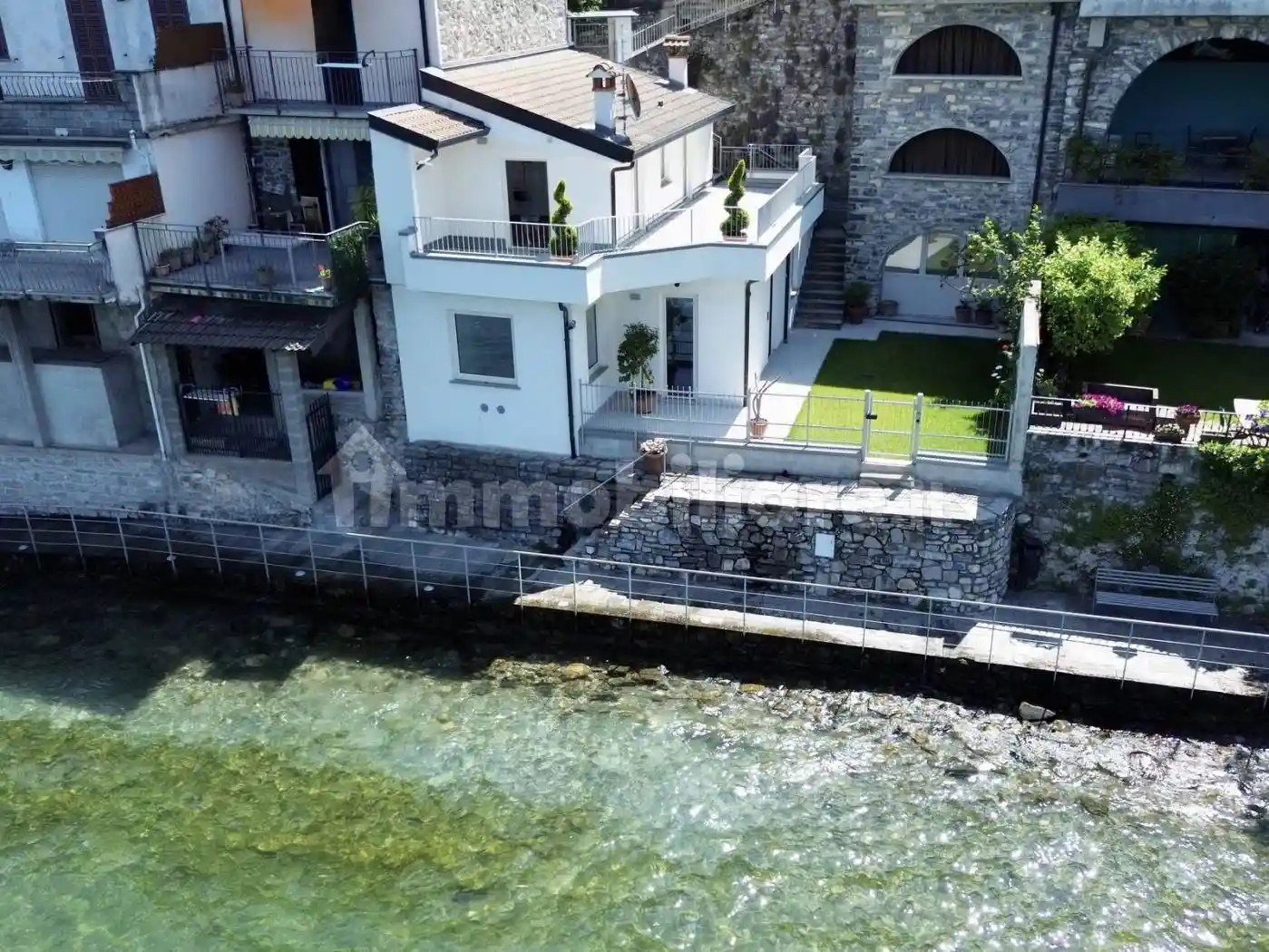 Villa in vendita a Lezzeno