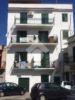 Palazzo - Edificio in vendita a Palermo