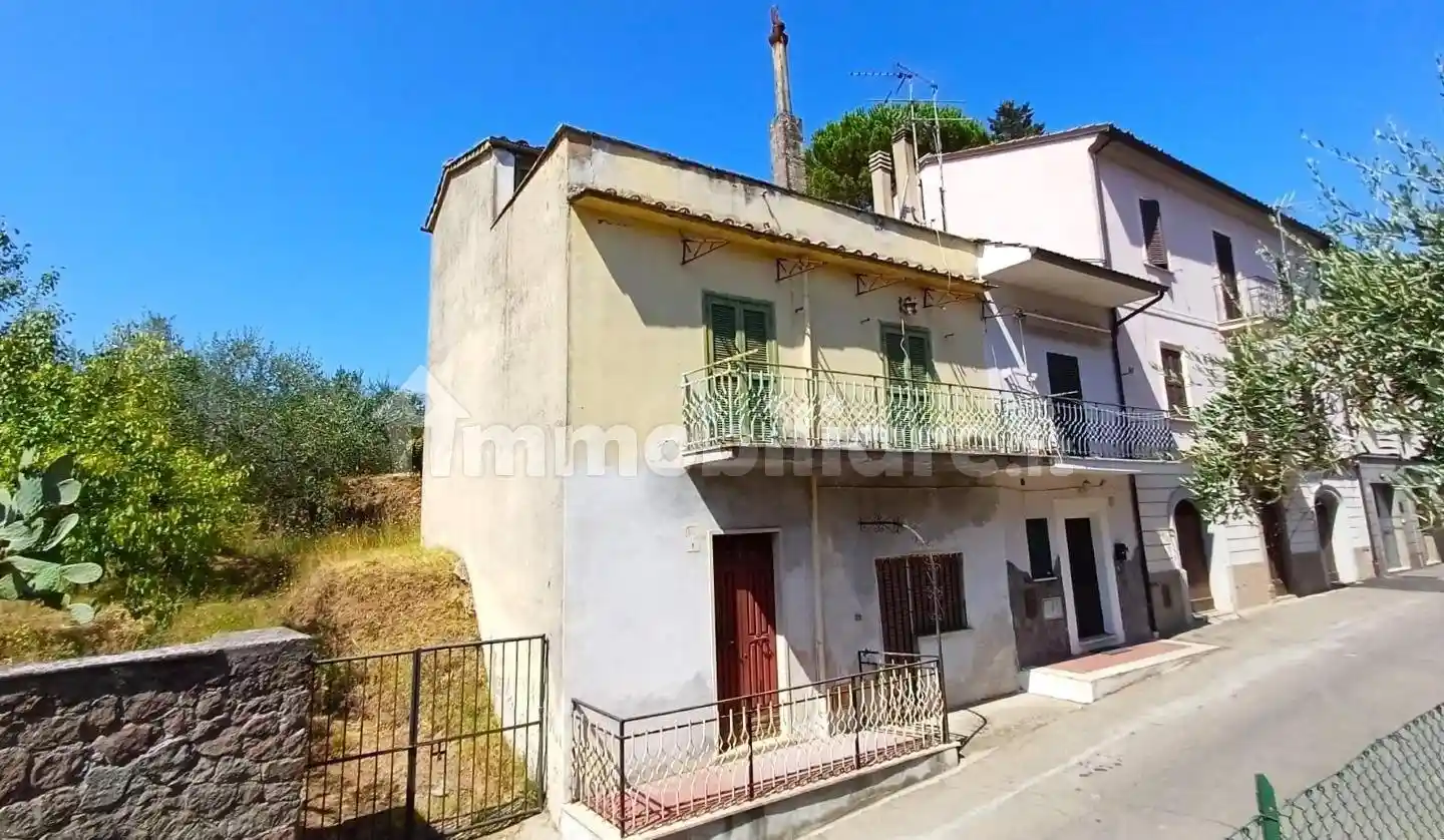 Casa indipendente in vendita a Bassano in Teverina