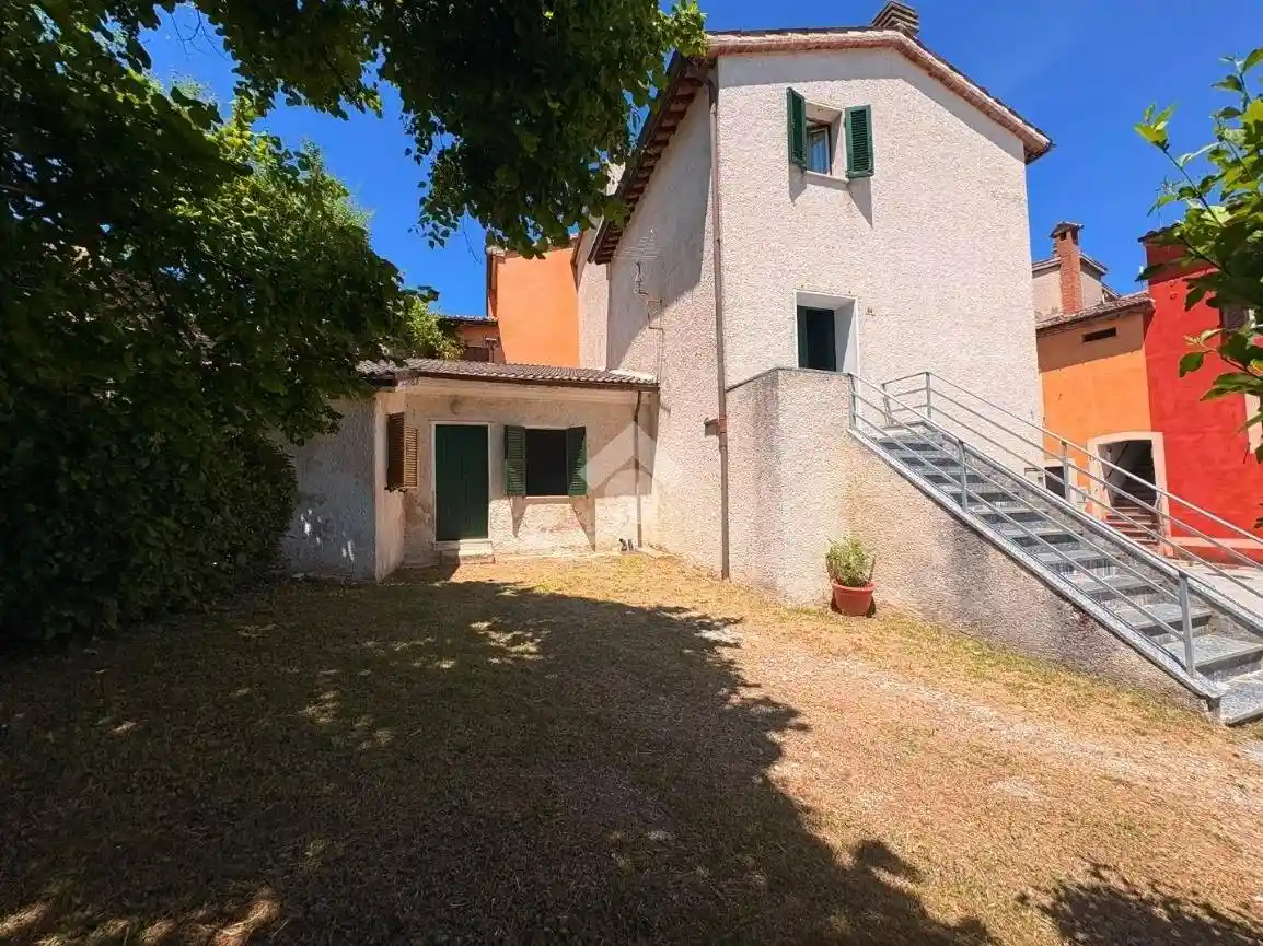 Casa indipendente in vendita a Fabriano