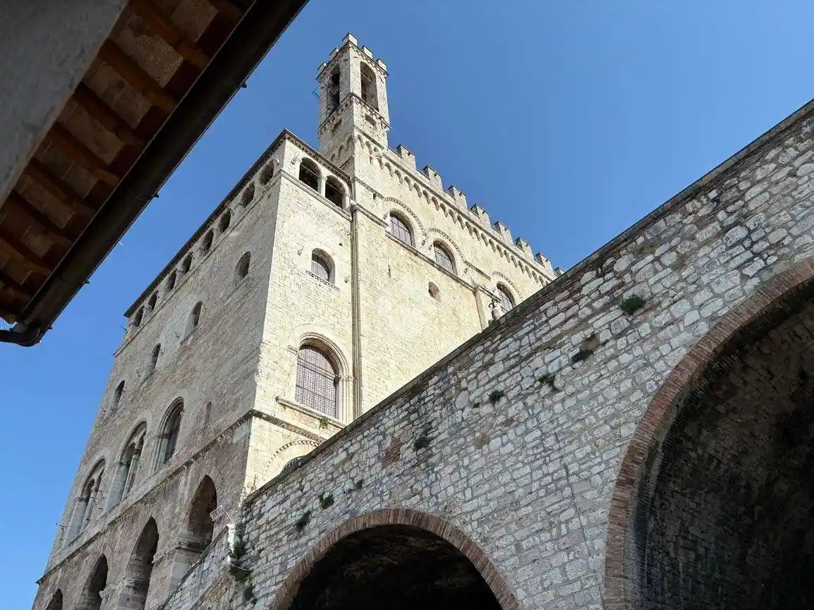 Palazzo - Edificio in vendita a Gubbio