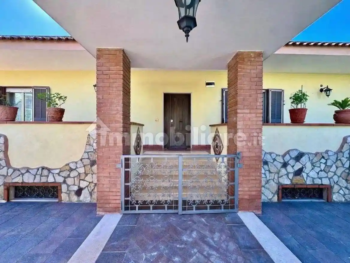 Villa in affitto a Pozzuoli