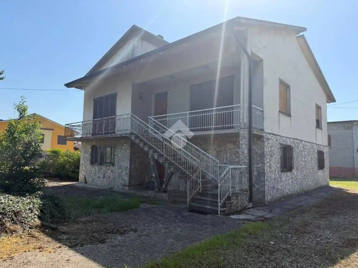 Villa in vendita a Verrua Po