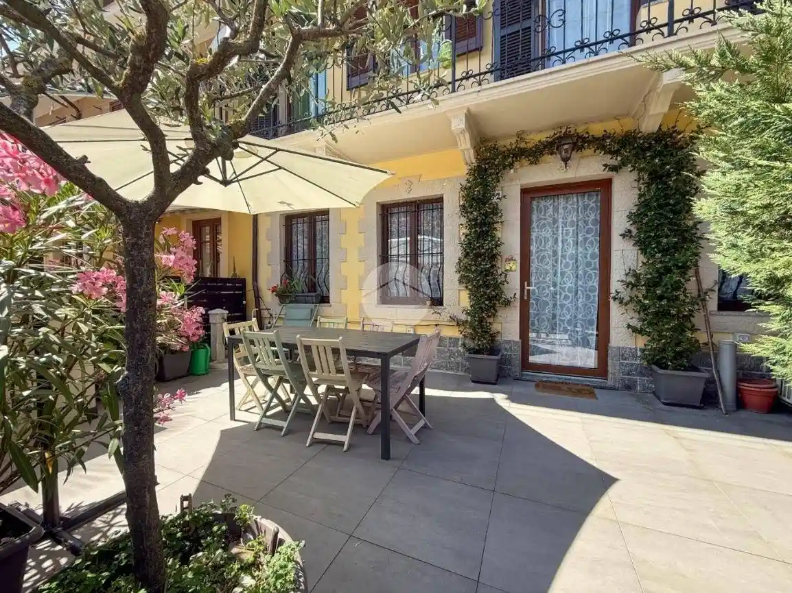 Casa indipendente in vendita a La Cassa