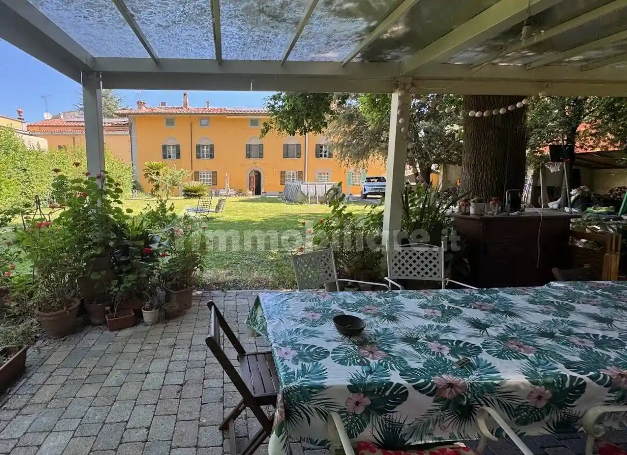 Villa in vendita a Cascina