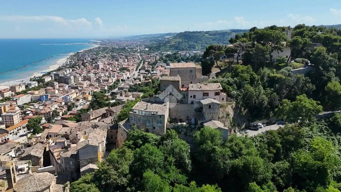 Palazzo - Edificio in vendita a Grottammare