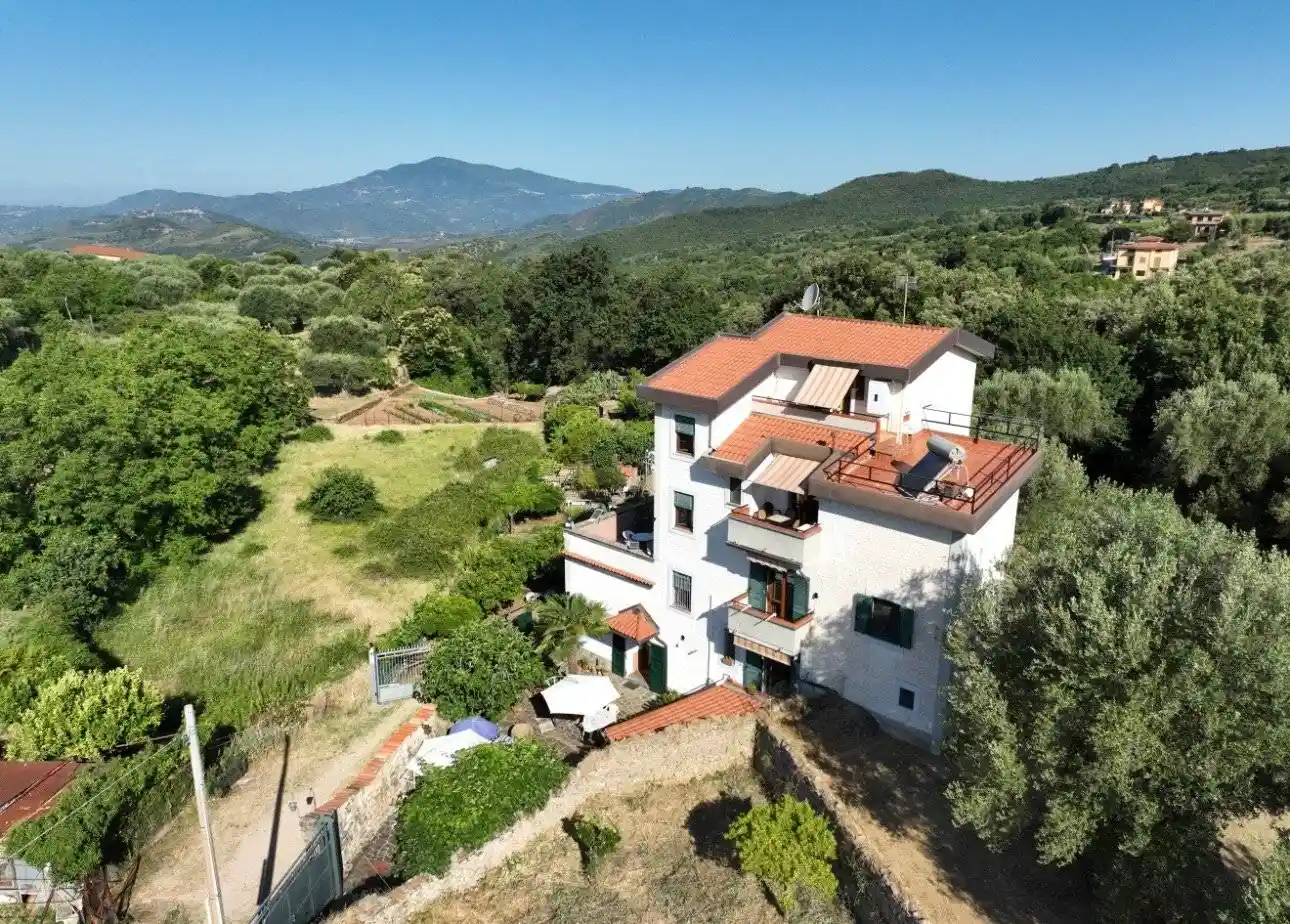 Casa indipendente in vendita a Vallo della Lucania