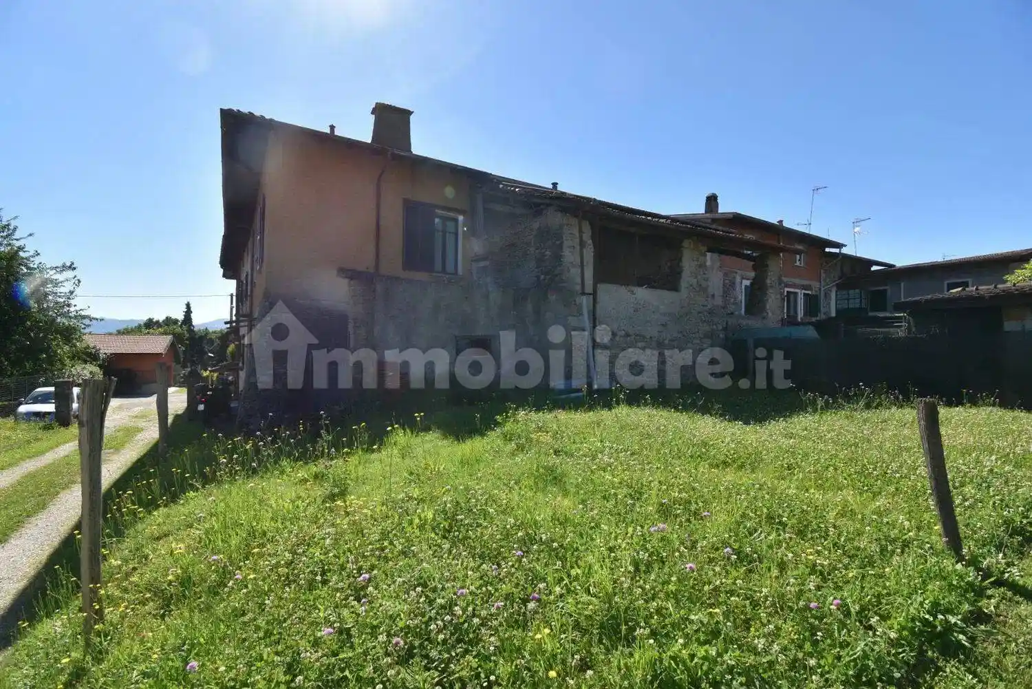 Villa in vendita a Laveno-Mombello