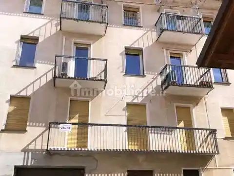 Appartamento in vendita a Agra