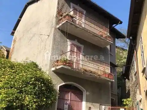 Villa in vendita a Dumenza