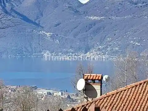 Villa in vendita a Montegrino Valtravaglia