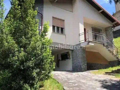 Villa in vendita a Dumenza