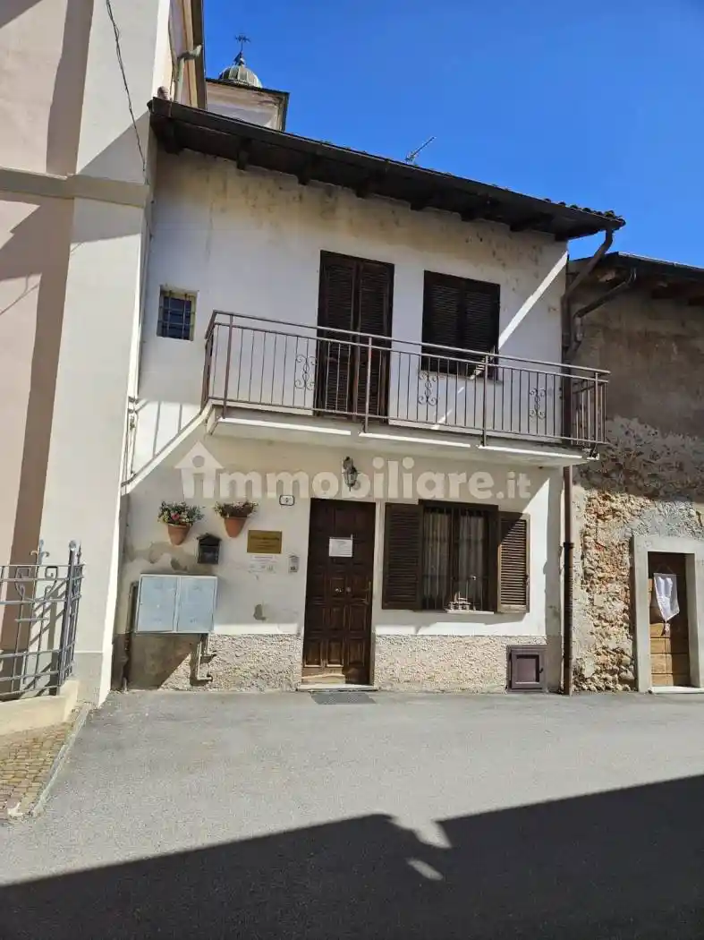 Casa indipendente in vendita a Barengo