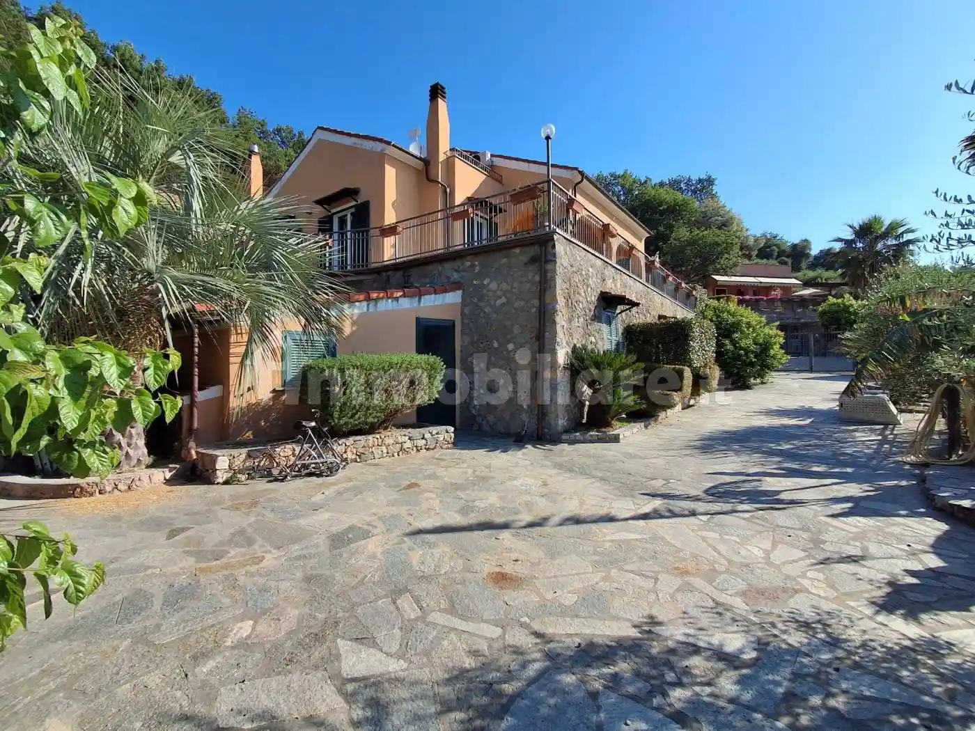 Villa in vendita a Finale Ligure